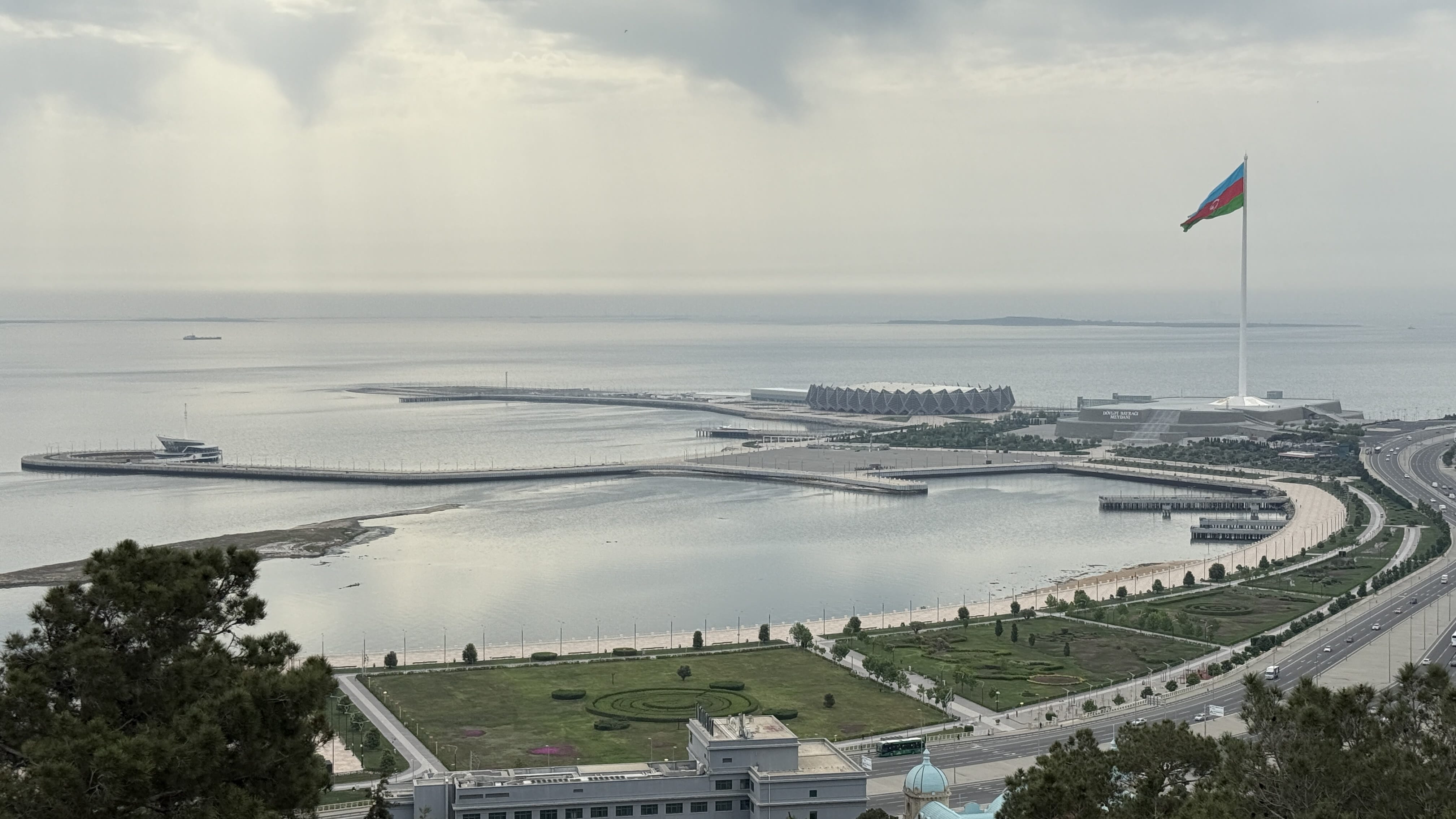 Panoramic view of Baku Bay with National Flag Square and the Caspian Sea promenade — 7 Days in Azerbaijan itinerary photo.
