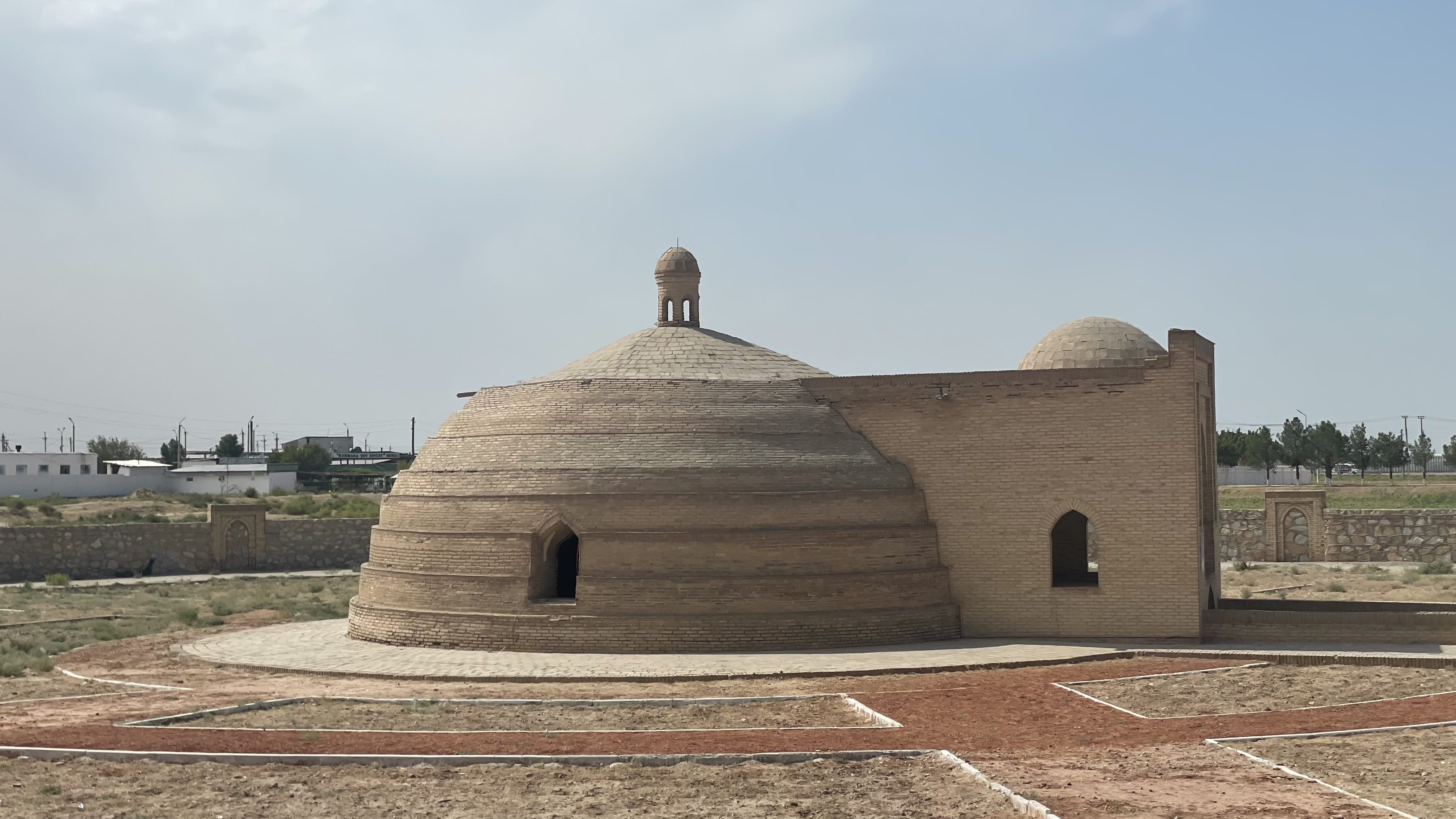 Remains of the Rabati Malik Caravanserai in Uzbekistan, a historic Silk Road stop with a large brick-domed structure, photographed during a 4 days in Uzbekistan itinerary.